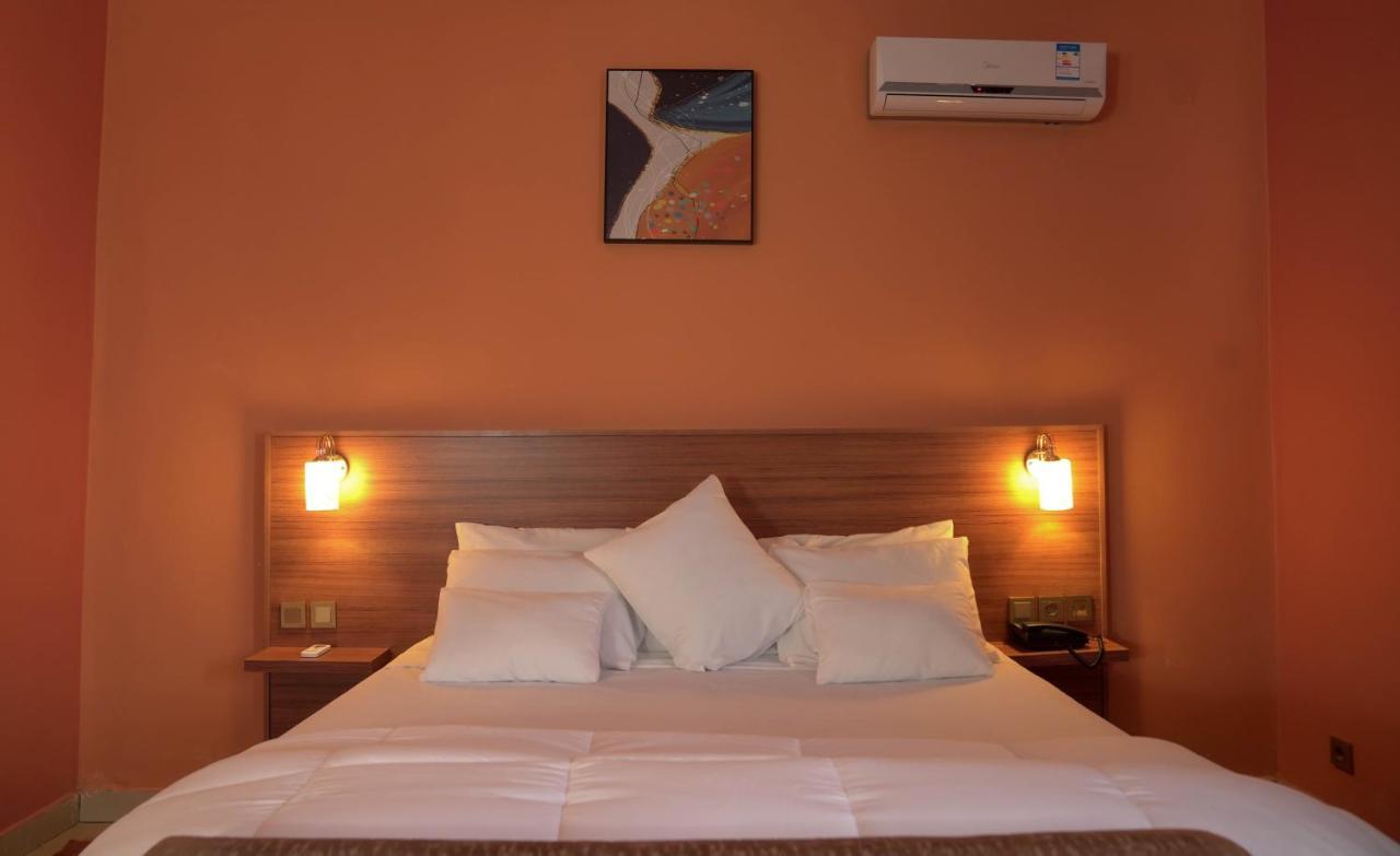 Dialali Hotel Nouakchott Exteriör bild
